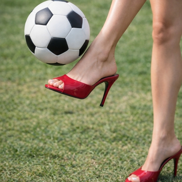 Giuseppe Zanotti Glossy Red Peep-Toe Heels Open Toed Sandals - Picture 15 of 15